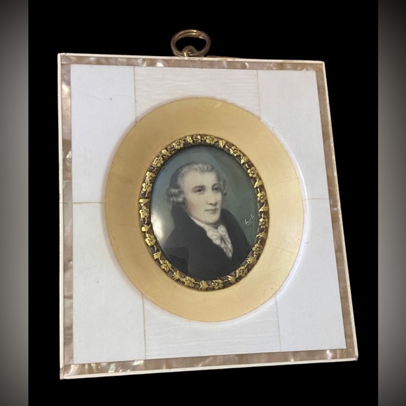 Other - 🌷 Antique Piano Keys Portrait